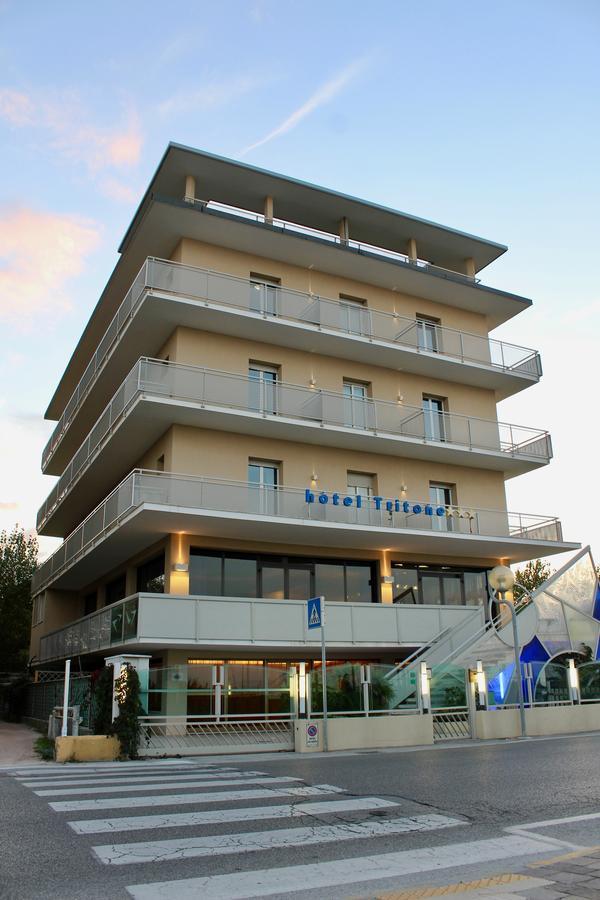 Hotel Tritone Rimini Exteriör bild