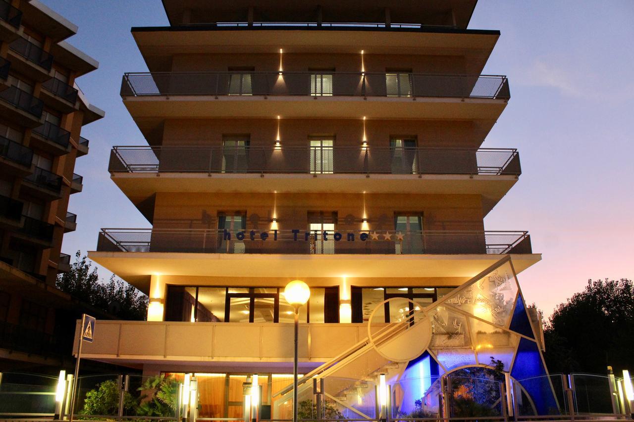 Hotel Tritone Rimini Exteriör bild